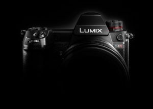 Nachdem Panasonic Prototypen der neuen Kameras und Objektive auf der photokina 2018 vorgestellt hat, wird die LUMIX S-Serie im Rahmen der Photo+Adventure erstmals auch in Österreich gezeigt.
