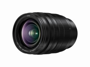 Mit dem besonders leistungsstarken Leica DG Vario-Summilux F1.7 / 10-25mm hat Panasonic das weltweit erste durchgängig lichtstarke F1.7 Weitwinkel-Zoom-Objektiv für digitale spiegellose Systemkameras entwickelt.