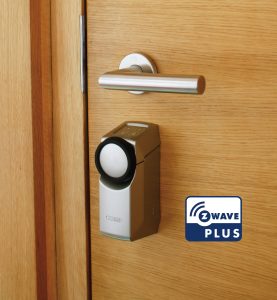 Türen per Smartphone öffnen und verriegeln – mit dem elektronischen Türschloss HomeTec Pro Z-Wave.