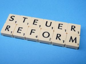 Handelsverband GF Rainer Will zieht ein erstes Fazit zu den verkündeten Maßnahmen der Steuerreform. (Bild: Dieter Schütz/ pixelio.de)