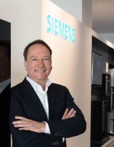 BSH Österreich-Chef Michael Mehnert wechselt zurück nach Deutschland, um dort die Leitung der Siemens Hausgeräte zu übernehmen. Mitte Februar trafen E&W/elektro.at ihn zu einem Interview.