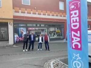 Aus „Franz Kollegger“ wurde „Red Zac Baumgartner“. Anfang April eröffnete das jüngste Red Zac Mitglied in Bad St. Leonhard im Kärtner Lavanttal. (Foto: Red Zac)