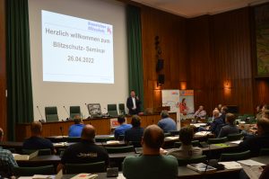 Rund 50 Teilnehmer konnte Arno Kransteiner in der WKOÖ begrüßen und informierte über Normen, die bei der Errichtung von Blitzschutzanlagen eine wesentliche Rolle spielen.