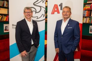 Drei CEO Rudolf Schrefl und A1 CEO Marcus Grausam wollen mit der Vertriebspartnerschaft die Nutzung von Glasfaser in Österreich forcieren.