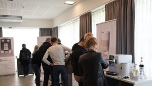 Der große Vorteil von Präsenzveranstaltungen wie der diesjährigen Jura Coffee Academy Tour: Die Besucher können die einzelnen Funktionen der Kaffeevollautomaten gleich selbst ausprobieren.