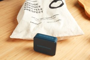 Der Grundig Bluetooth-Speaker JAM EARTH aus 100% recyceltem Kunststoff beweist, dass beeindruckender Sound und nachhaltiges Produktdesign kein Widerspruch sein müssen