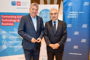 Vizekanzler Werner Kogler (li.) und Fatih Birol, Exekutivdirektor der Internationalen Energieagentur.