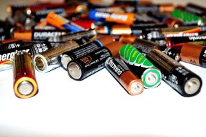 Der weltweite Markt für Batterien wächst rasant: Bis 2030  werden über 120 neue Batteriefabriken weltweit an den Start gehen.