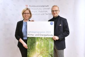 Klimaschutzministerin Leonore Gewessler und Bernd Vogl, Klima- und Energiefonds Geschäftsführer, präsentierten gestern das Arbeitsprogramm 2023 des Fonds.