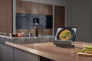 Der Lösungsgedanke von Siemens Hausgeräte findet seinen Ausdruck im smart Kitchen Dock, der Schaltzentrale für die intelligente Küche.