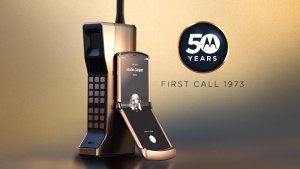 Vor 50 Jahren tätigte Motorola Entwicklungsleiter Martin Cooper den ersten kommerziellen Anruf mit einem Mobiltelefon.