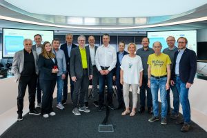 Kurz vor dem Sommer waren die KEL zu Gast beim ORF – hier beim Gruppenfoto im Stiftungssaal.