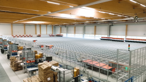 Der neue Autostore von REXEL Austria ist eine teilautomatisierte Logistiklösung zur Handhabung von Kleinteilen.
