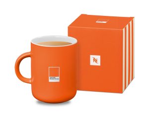 Der Mug Pantone Limited Edition natürlich auch in der Farbe Mandarin Orange.