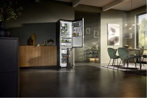 Einer der drei Testsieger: Die freistehende Kühl-Gefrierkombination CBNbsa 575i mit BioFresh und NoFrost. (Bild: Liebherr Hausgeräte)