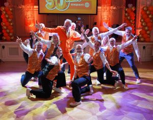 Beim Galaabend bewiesen die Team-Mitglieder aus der Kooperationszentrale, dass sie sich nicht nur Tag für Tag für die Expertler ins Zeug werfen, sondern dass sie dabei auch für eine gute Show zu haben sind.