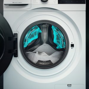 Sneaker zu reinigen kann mühsam werden. Gorenje bietet hier mit ShoeWash eine Lösung. (Bilder: Gorenje)