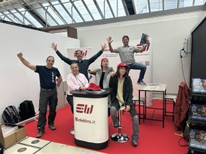 Das E&W/ elektro.at-Redaktionsteam war auch dieses Jahr auf den EFHT in Linz mit einem eigenen Messestand vertreten und mischte sich natürlich auch wieder unter die Besucher ... (Foto: E&W-Redaktion)
