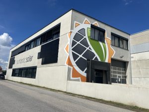 Die Kontron Gruppe hat entschieden, das unter der Marke suntastic.solar betriebene PV-Großhandelsgeschäft am Standort Bisamberg zum 31. Dezember 2026 einzustellen.
